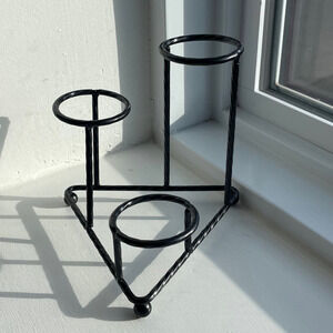 Three Sphere Twisted Metal Stand/Holder